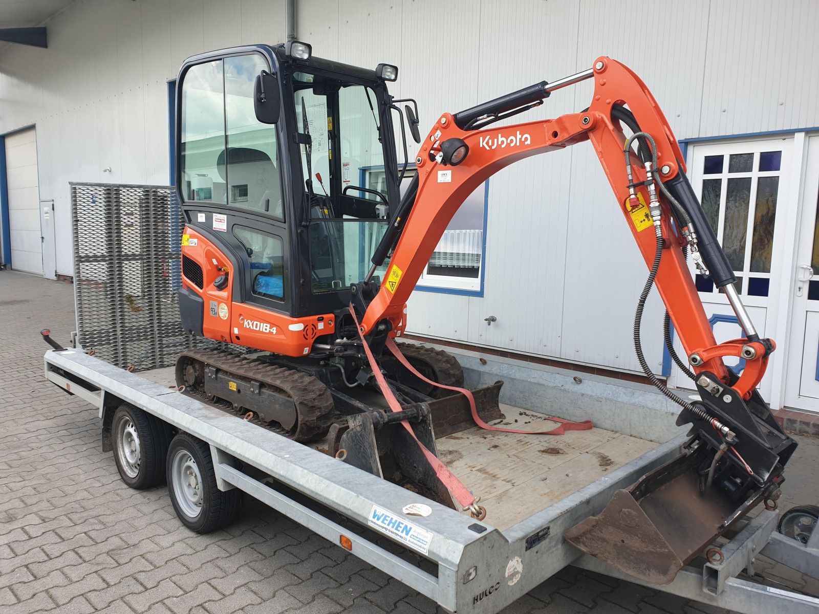 Vermietung Kubota Minibagger mit Trailer