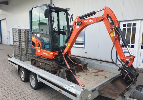 Minibagger mit Trailer